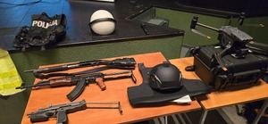 Jednostki broni oraz osprzęt i dron KPP Chrzanów.