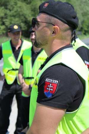 Policjanci słowaccy podczas ćwiczeń.